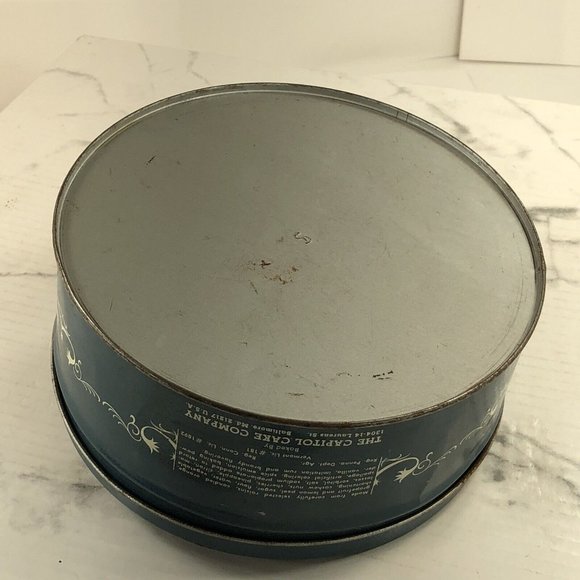 Shirley Jean Fruit Cake Tin Horse & Carriage Blue White Embossed lid Baltimore - Picture 5 of 10